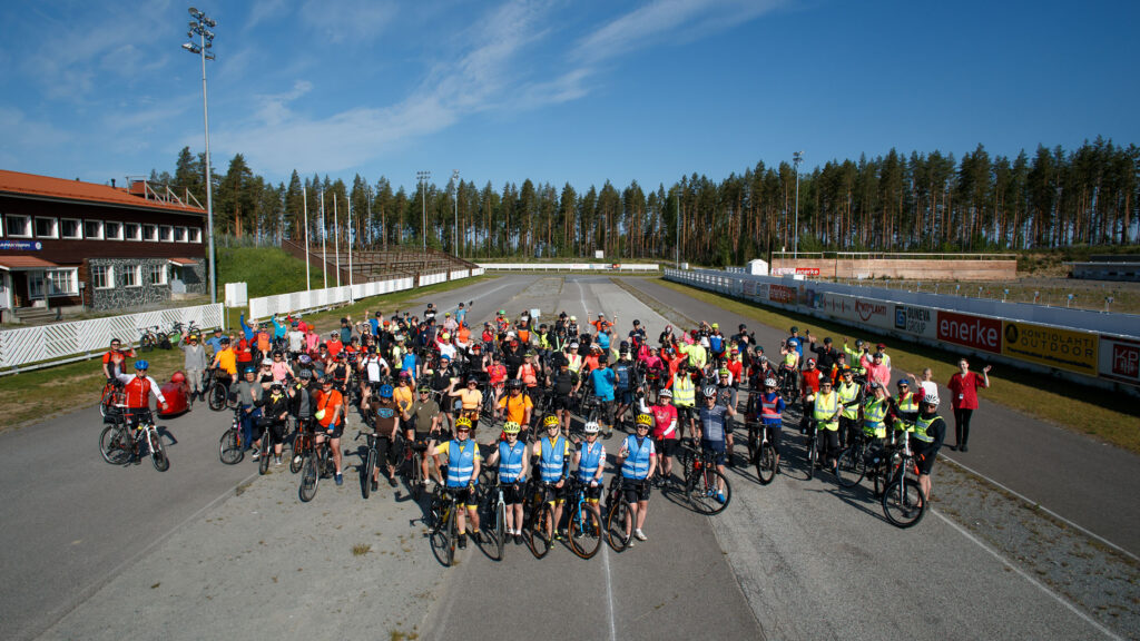 Höytiäisen ympäriajo, pyöräilijät. Kuva: Jyri Keronen
