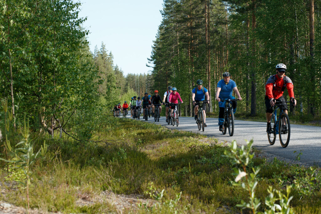 Höytiäisen ympäriajo, pyöräilijät. Kuva: Jyri Keronen